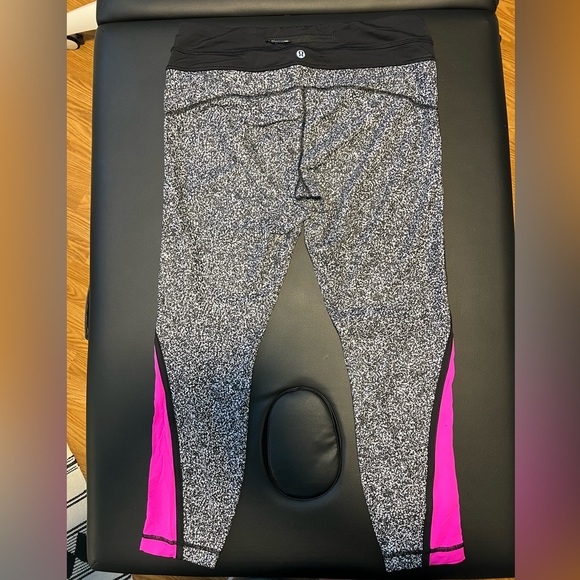 Lululemon legging - Picture 2 of 2